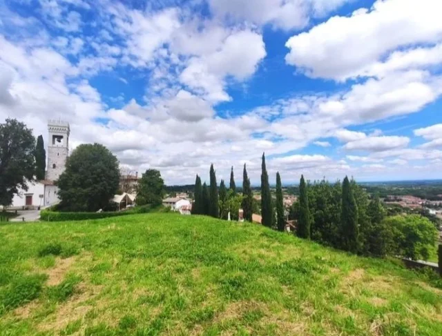 "Il mio paese è là dove passano le nuvole più belle" - Jules Renard

Grazie zorzi_beatrice per averci taggato😁

#fagagna | #fagagnaturismo